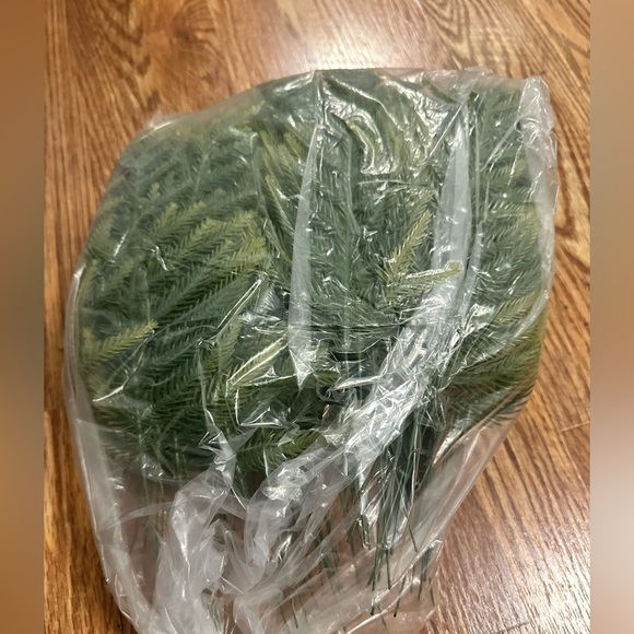 🆕 100 Pcs Artificial Christmas Branches - Picture 7 of 8